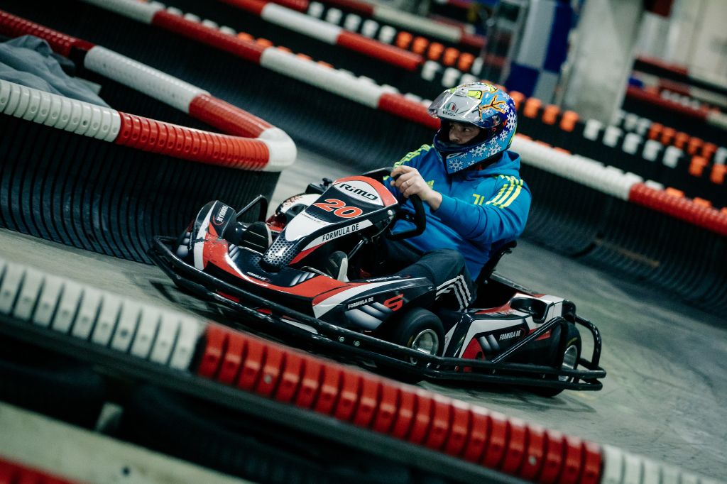 111RundenBenefizrennen207THOMASLANGER