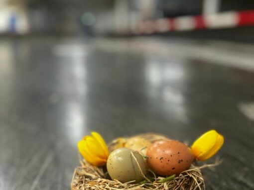 Der Osterhase kommt in die Kartbahn