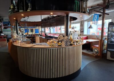 Werde Gastgeber (m/w/d) in unserem PITSTOP Bistro