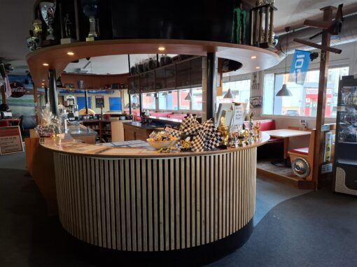 Werde Gastgeber (m/w/d) in unserem PITSTOP Bistro